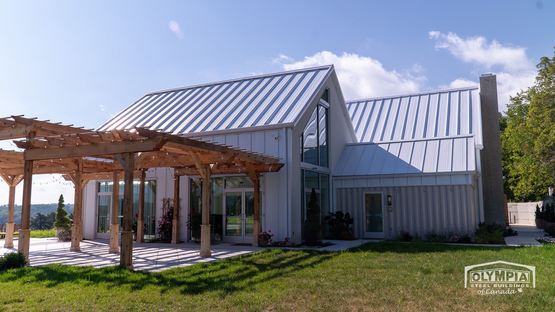 barndominium large glass